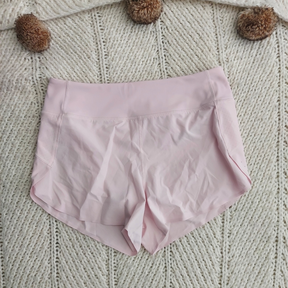 ATHLETA Run With It 3.5" Short - Hydrangea Pink